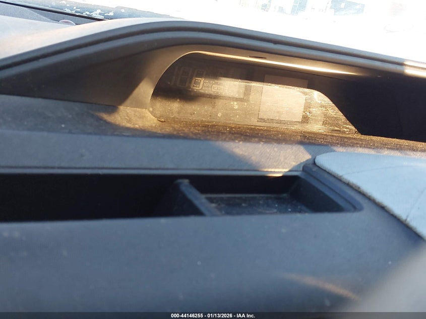 2012 TOYOTA PRIUS C auction photo 7