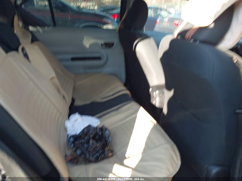 2012 TOYOTA PRIUS C auction photo 8