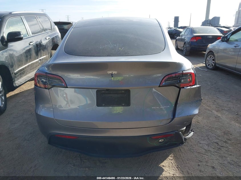 VIN 7SAYGDEE2SF287262 2025 TESLA MODEL Y