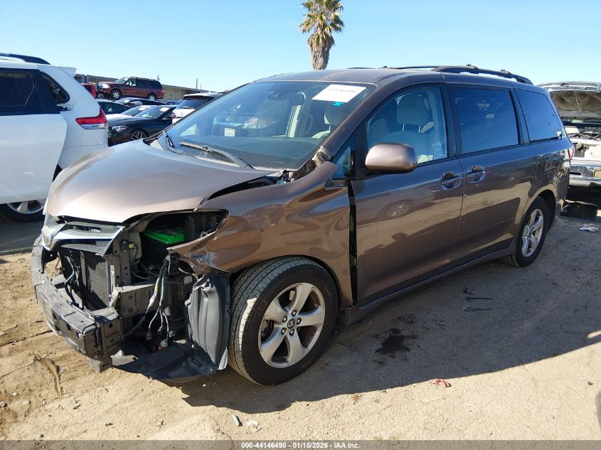 2018 Toyota Sienna Le 8 Passenger