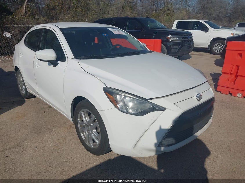 3MYDLBYV7HY158360 2017 Toyota Yaris Ia auction photo 1