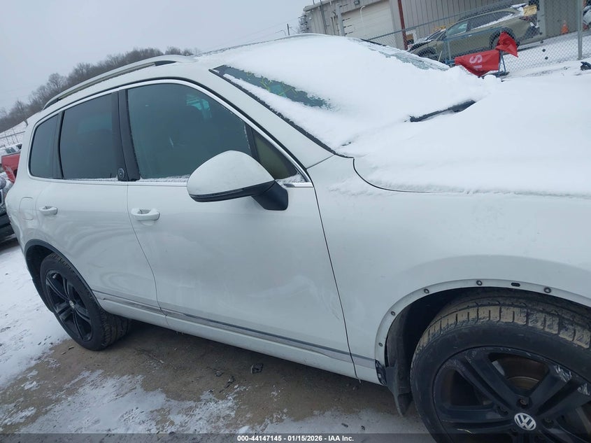 2017 Volkswagen Touareg V6 Wolfsburg Edition VIN: WVGRF7BPXHD003710 Lot: 44147145