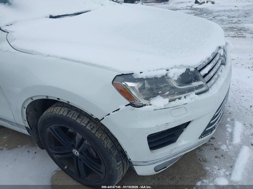 2017 Volkswagen Touareg V6 Wolfsburg Edition VIN: WVGRF7BPXHD003710 Lot: 44147145