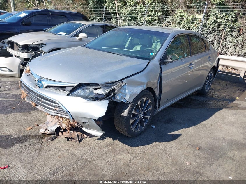 2018 Toyota Avalon Hybrid Xle