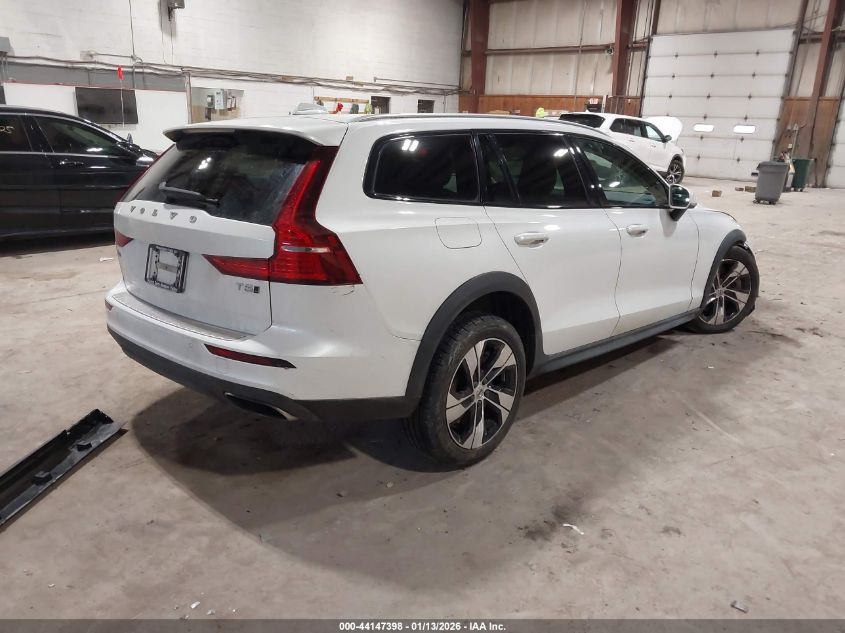 2020 Volvo V60 Cross Country T5