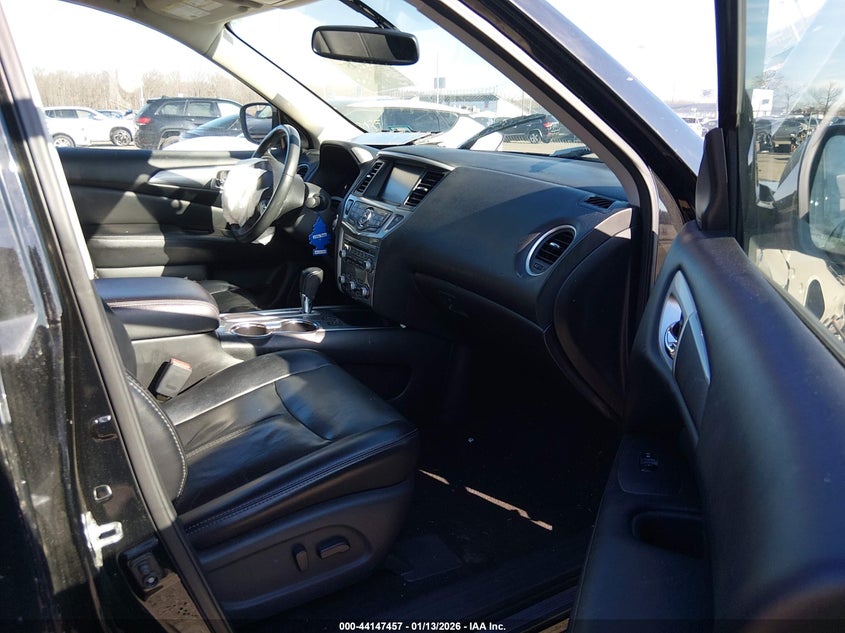 2018 Nissan Pathfinder Sl