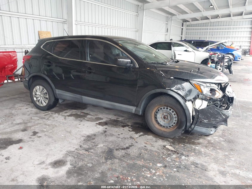 NISSAN ROGUE SPORT S