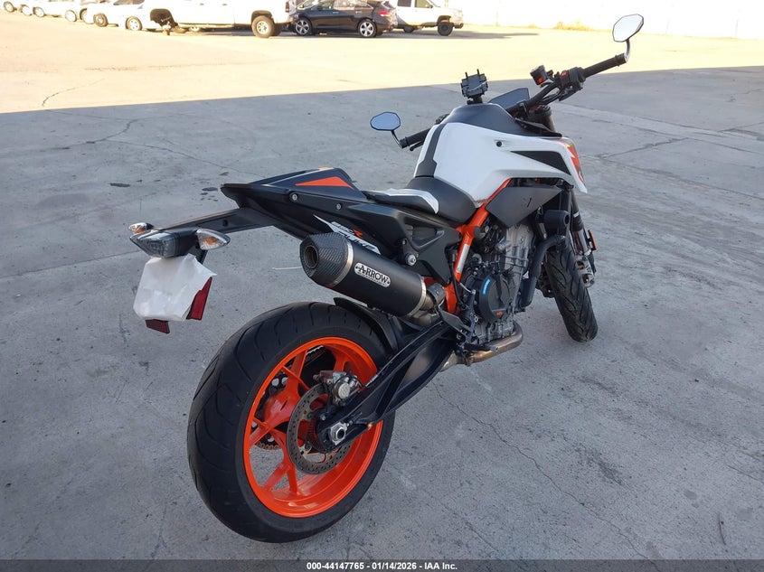 VIN: VBKTU9407MM808391 2021 KTM 890 DUKE R