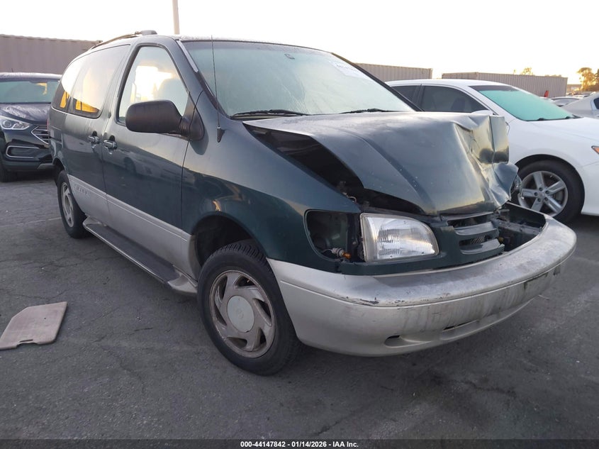 2000 Toyota Sienna Xle