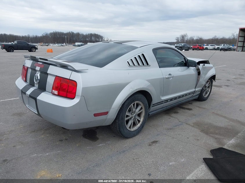 2005 Ford Mustang V6 Deluxe/V6 Premium