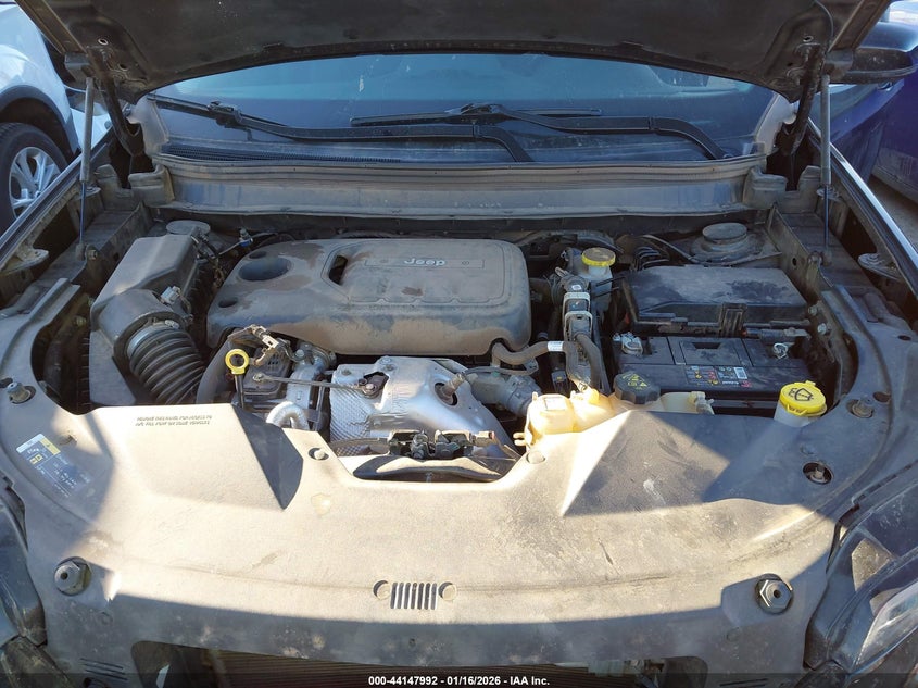 VIN 1C4PJMDN2KD299530 2019 JEEP CHEROKEE LIMITED 4X4