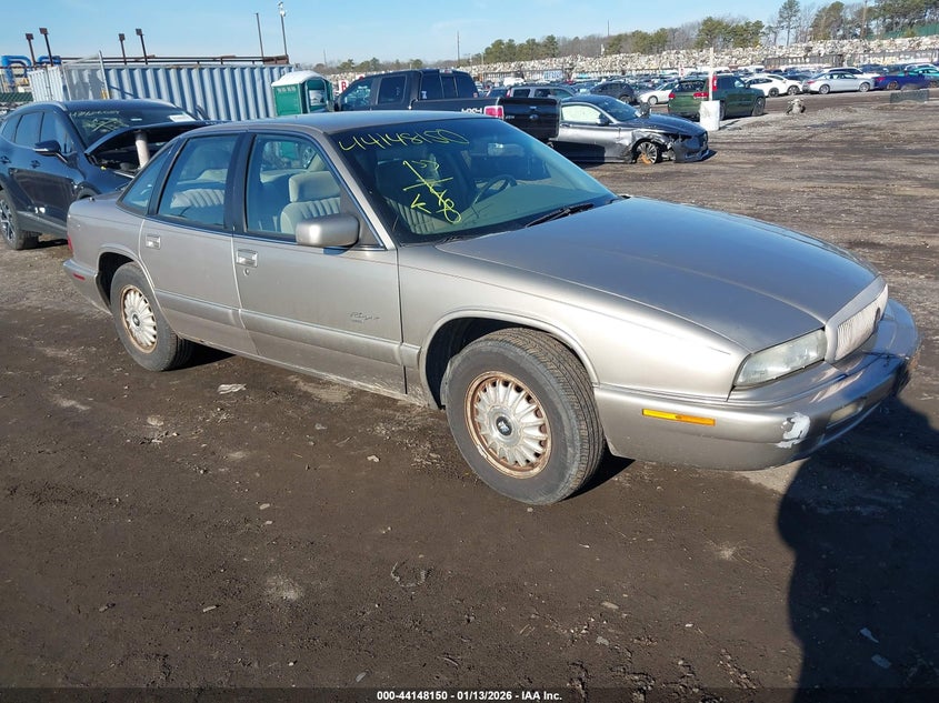 2G4WB52K3T1435857 BUICK REGAL Photo 1