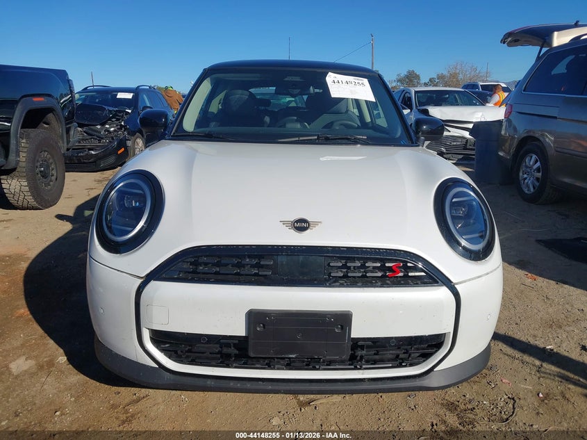 2025 Mini Hardtop Cooper S VIN: WMW23GD09S2X09808 Lot: 44148255