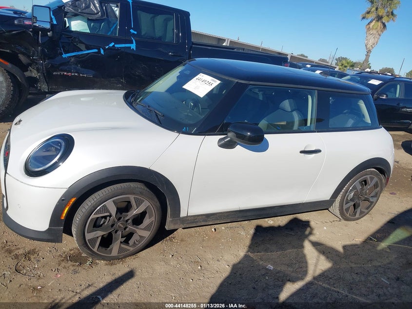 2025 Mini Hardtop Cooper S VIN: WMW23GD09S2X09808 Lot: 44148255