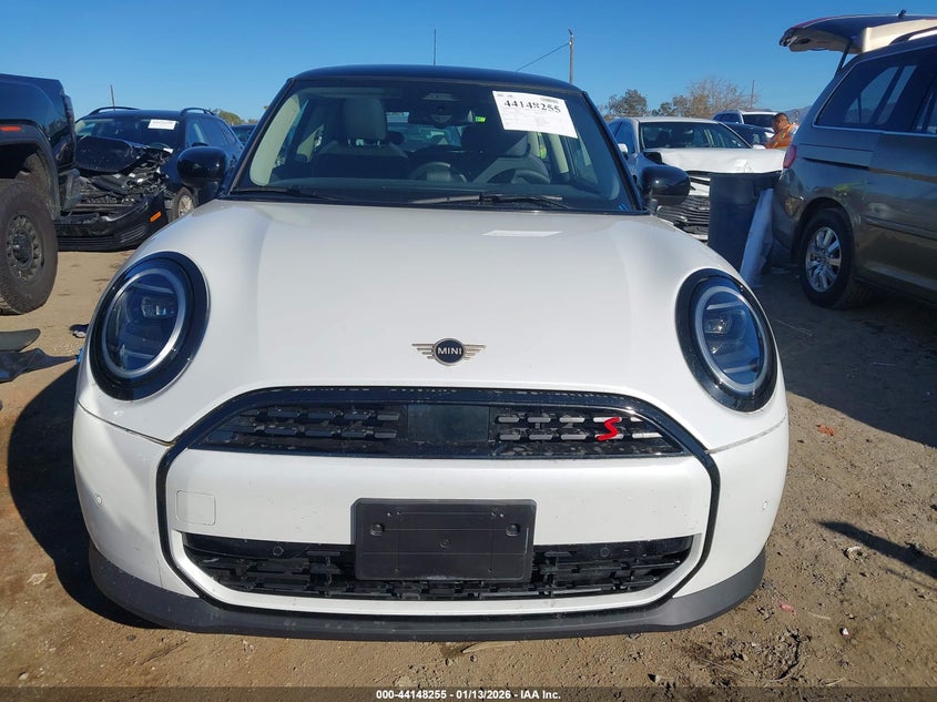 2025 Mini Hardtop Cooper S VIN: WMW23GD09S2X09808 Lot: 44148255