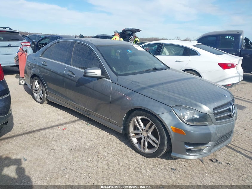 WDDGF4HB8ER319925 MERCEDES-BENZ C-CLASS Photo 1