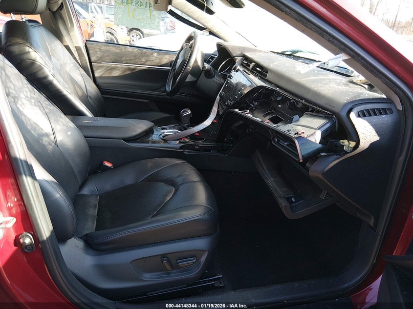 2020 Toyota Camry Xle Hybrid