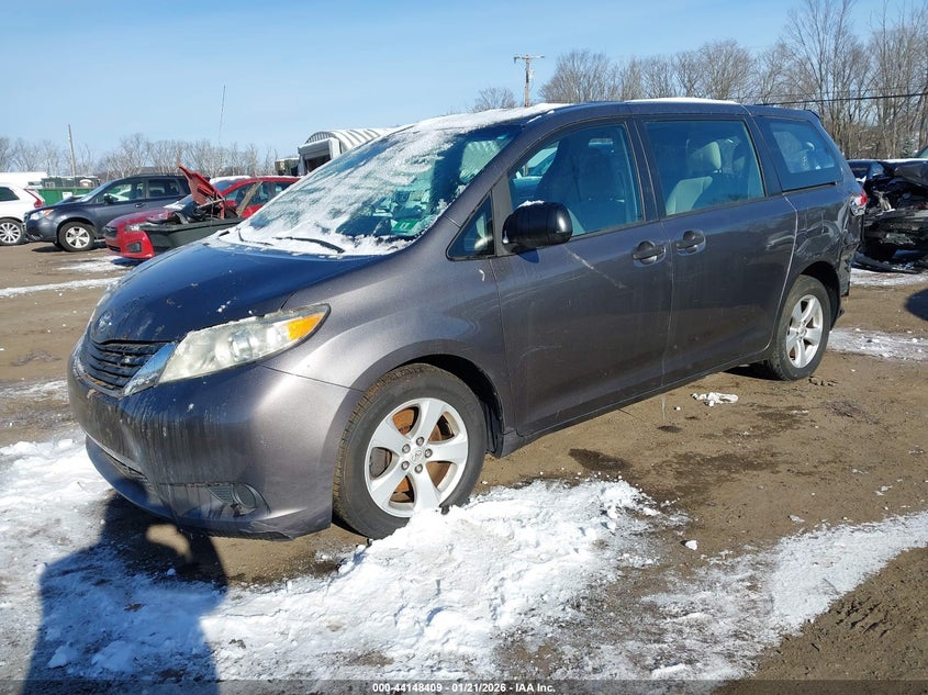 2011 Toyota Sienna Base V6
