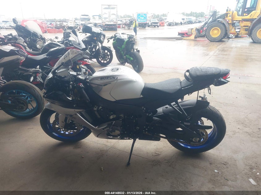 2026 Suzuki Gsx-R750 VIN: JS1GR7MA6T7100125 Lot: 44148532