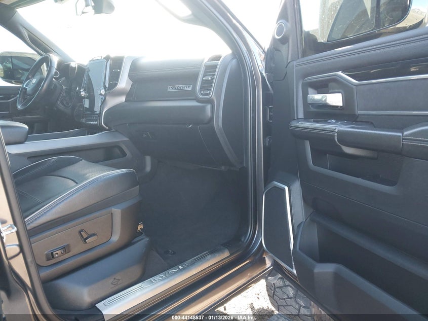 2022 Ram 2500 Laramie 4X4 6'4 Box