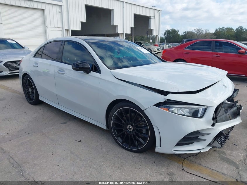 2021 Mercedes-Benz A 220