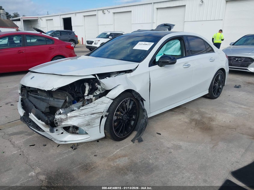 2021 Mercedes-Benz A 220