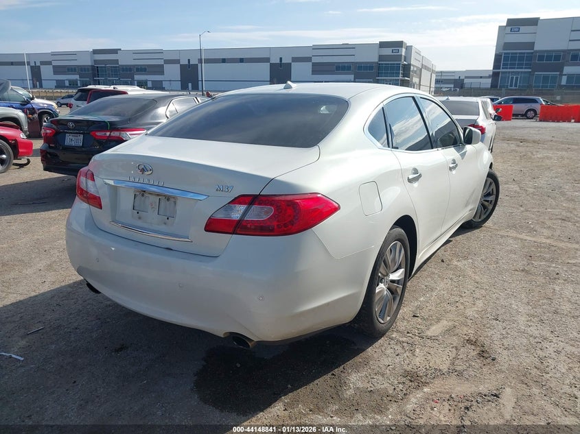 2013 Infiniti M37