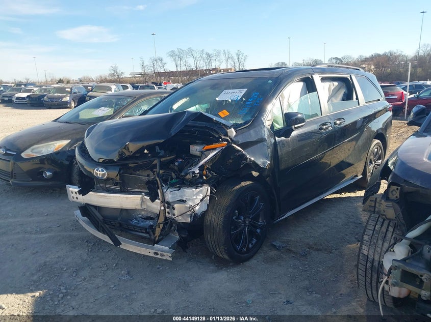 2025 Toyota Sienna Xse