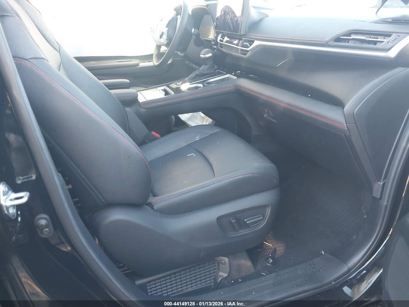 2025 Toyota Sienna Xse