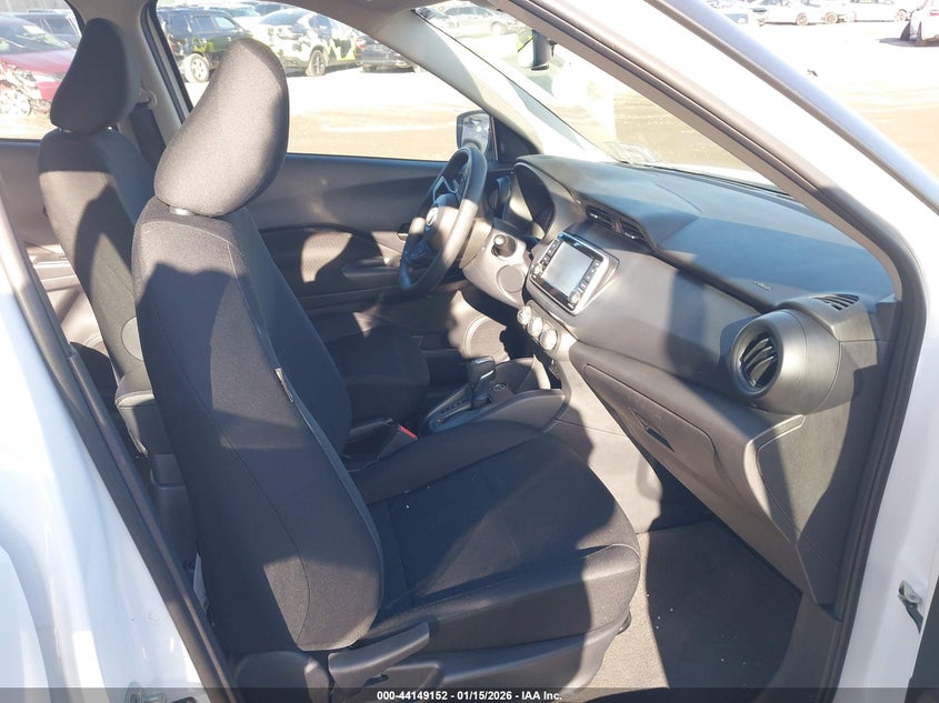 2023 Nissan Kicks S Xtronic Cvt