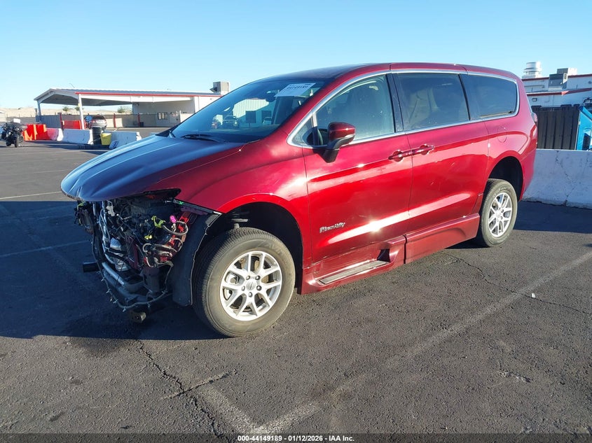 Vin: 2c4rc1cg3pr513255, lot: 44645121, chrysler voyager lx 20232