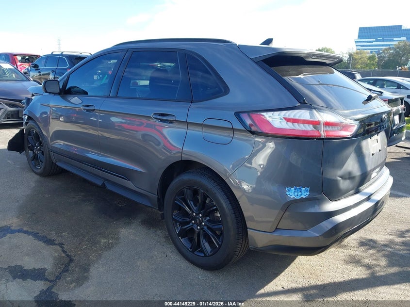 2022 Ford Edge Se