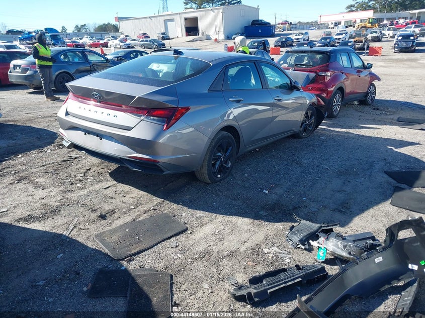 2022 Hyundai Elantra Sel