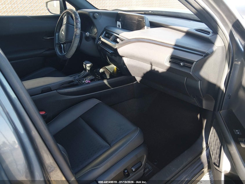 VIN JTHX9JBH8M2044446 2021 LEXUS UX 250H