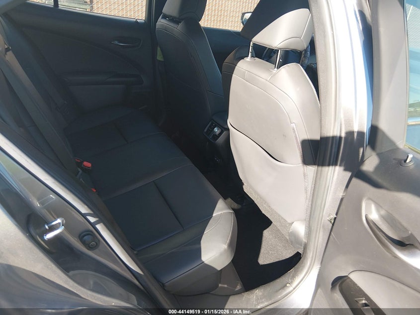 VIN JTHX9JBH8M2044446 2021 LEXUS UX 250H