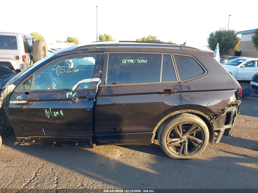 2023 Volkswagen Tiguan 2.0T Se R-Line Black VIN: 3VV8B7AX6PM023471 Lot: 44149526