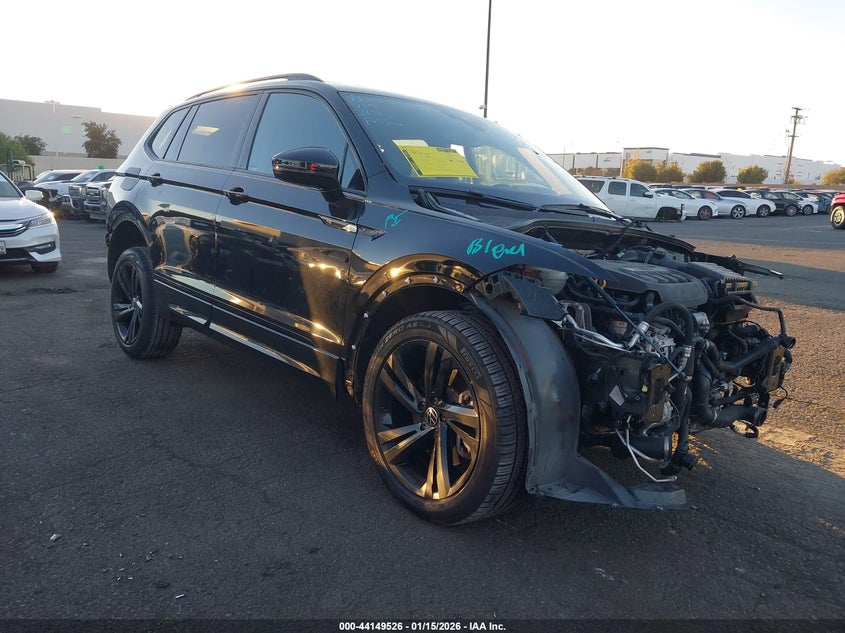 2023 Volkswagen Tiguan 2.0T Se R-Line Black
