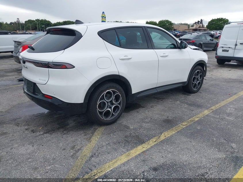 2025 Alfa Romeo Tonale Eawd