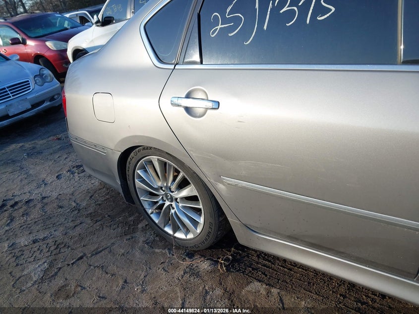 2010 INFINITI M35X auction photo 6