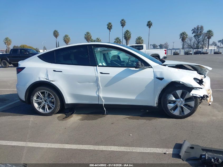 2023 Tesla Model Y VIN: 7SAYGDEE7PF620675 Lot: 44149902