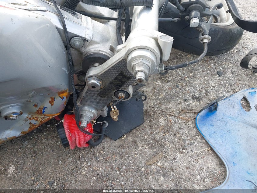 1995 Suzuki Gsx-R750 W VIN: JS1GR7BA3S2102560 Lot: 44150036