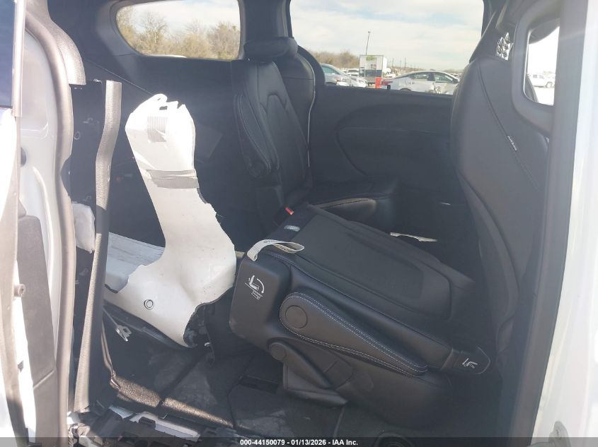 2026 Chrysler Pacifica - 2C4RC1BG1TR155200