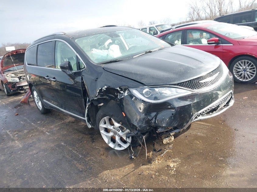 2017 Chrysler Pacifica Touring-L Plus