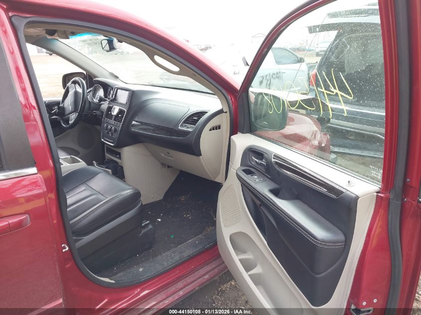 2015 Chrysler Town & Country Lx