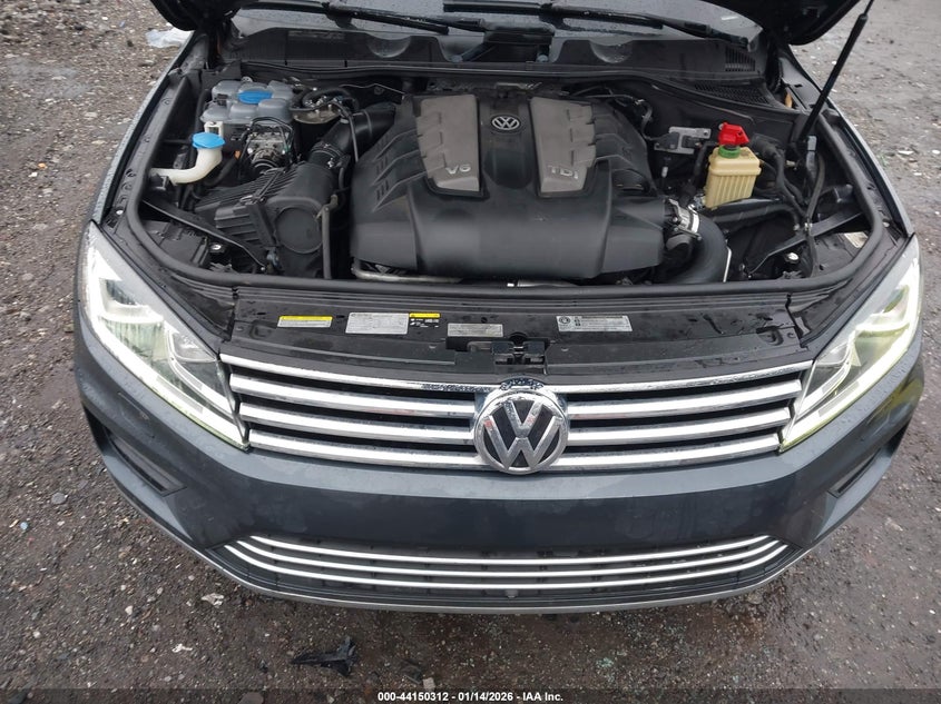 2015 Volkswagen Touareg Tdi Executive VIN: WVGEP9BP9FD003122 Lot: 44150312