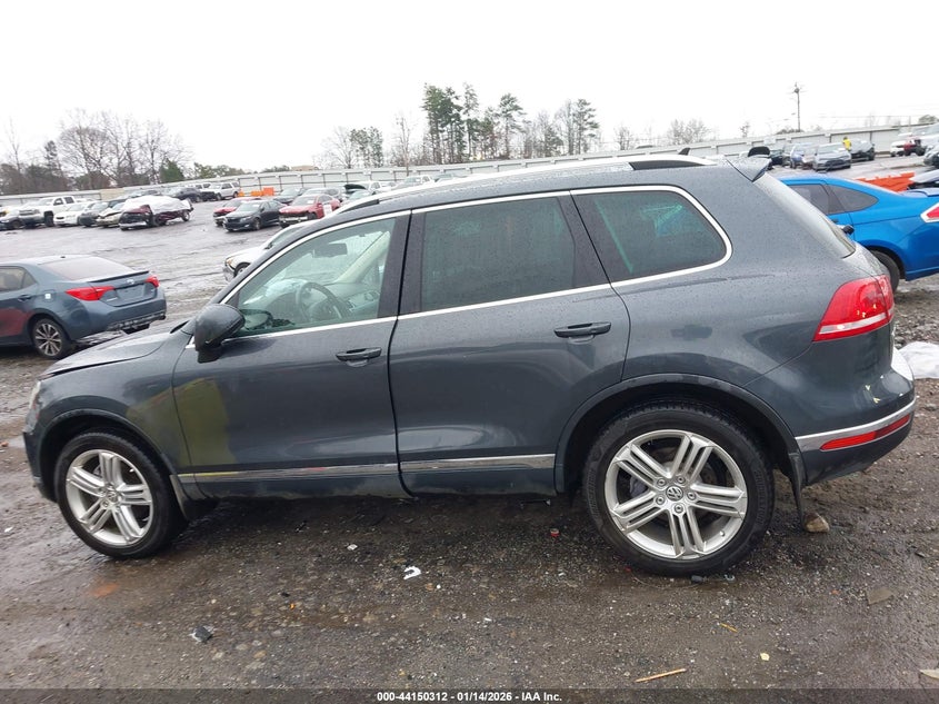 2015 Volkswagen Touareg Tdi Executive VIN: WVGEP9BP9FD003122 Lot: 44150312