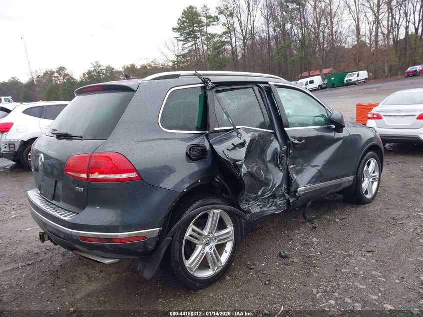 2015 Volkswagen Touareg Tdi Executive VIN: WVGEP9BP9FD003122 Lot: 44150312