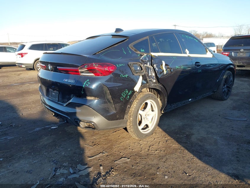 2022 BMW X6 M50I
