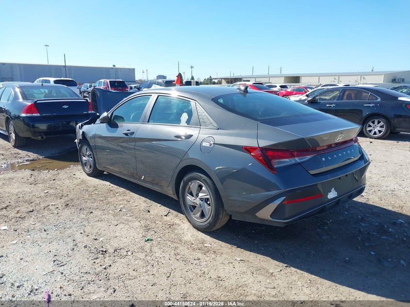2025 Hyundai Elantra Se