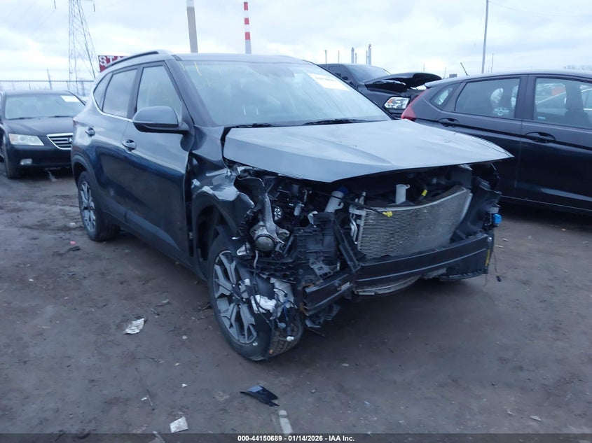 KIA SELTOS 2023. Lot# 44150689. VIN KNDERCAA2P7417349. Photo 1